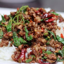 ข้าวกระเพราเนื้อ