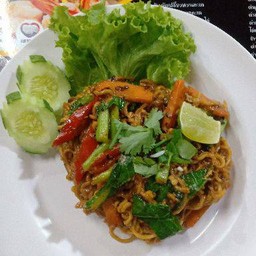 เส้นหมี่ผัดรวมมิตร