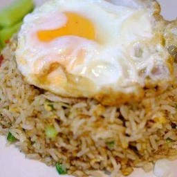 ข้าวผัดกะปิหมูสับ +ไข่ดาว 1ฟอง