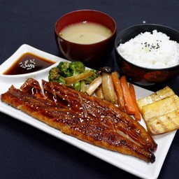 Unagi Don M ชุดข้าวปลาไหลยกตัว พร้อมซุป