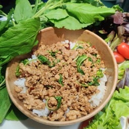 หมูกระเพรา