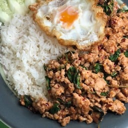 ร้านลิ้ม (ซะป๊ะกะเพรา และอาหารตามสั่งเมนูพิเศษ)