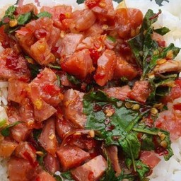 กระเพราเเหนม