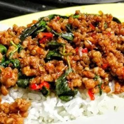 กระเพราหมูสับ