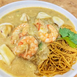 ราดหน้า ทะเล เส้นหมี่ขาว ใส่ไข่