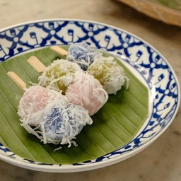 ขนมต้มอัญชัน-ใบเตย