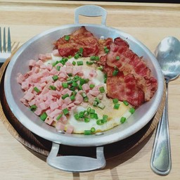 ไข่กระทะ เบคอน แฮมเต๋า