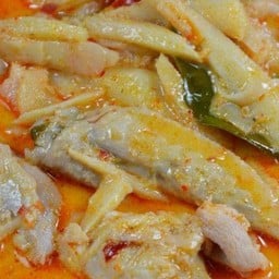 แกงไก่หน่อไม้ดอง