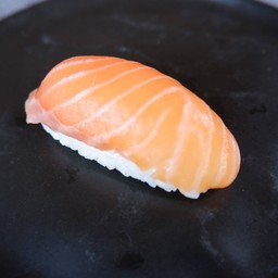 Salmon Sushi แซลม่อน
