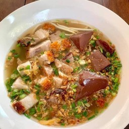 เกาเหลา หมูกรอบ