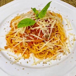 สปาเกตตีซอสไวน์เเดงเนื้อสับ