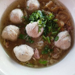 หมี่ขาวลูกชิ้นพิเศษ