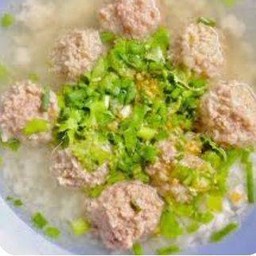 ข้าวต้มหมูสับ