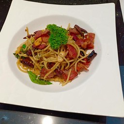 สปาเก็ตตี้เบคอนพริกแห้ง