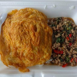กระเพาไก่สับ+ไข่เจียว
