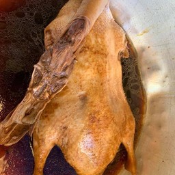 เป็ดพะโล้ครึ่งตัว