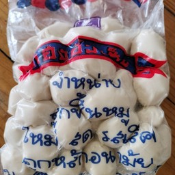 กะเพาลูกชิ้นหมูจ้ามีลูกชิ้นปลาด้วยนะค่ะเลือกได้จ้า