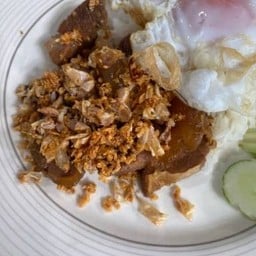 ข้าวกระเทียม หมู เนื้อ(ตุ๋น/เค็ม)
