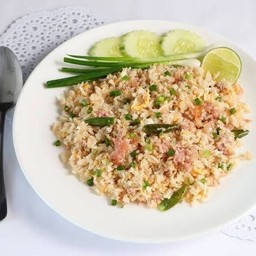 ข้าวผัดแหนม