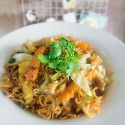 มาม่าผัดไข่