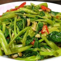 ผัดผักบุ้งโบราณเป็นกับข้าว