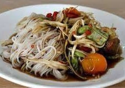 ป้าฝนส้มตำรถพ่วง