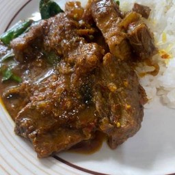 ข้าว แพนงเนื้อตุ๋น