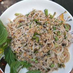 ลาบหมูขนมจีน