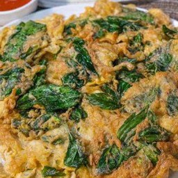 ข้าวไข่เจียว โหระพา พริกสด