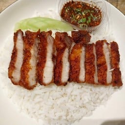 ข้าวหมูทอด ข้าวกะเพรา