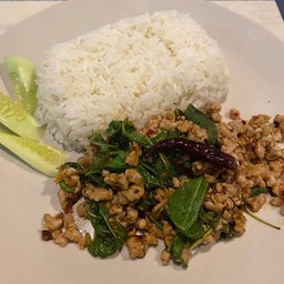 กะเพรานัว คั่วแห้ง