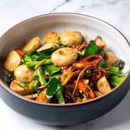 ลูกชิ้นปลาผัดฉ่า