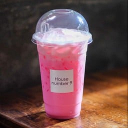 นมเย็นสีชมพู