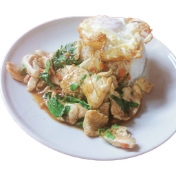 ข้าวกะเพราไก่ชิ้น(ไม่รวมไข่)