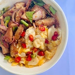 Mooกัปตัน ข้าวหมูทอด ข้าวไข่ข้น