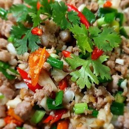 หมูสับคั่วพริกเกลือราดข้าว