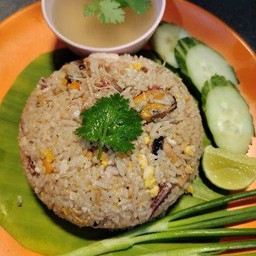 ข้าวผัดทะเล