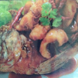 ปลาทับทิมทอดซอสมะขาม