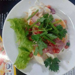 ยำไข่เค็มเป็นกับ