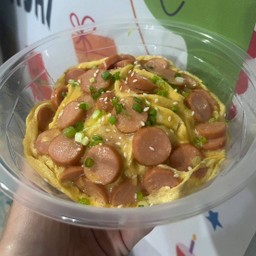 ข้าวไข่ข้นไส้กรอก