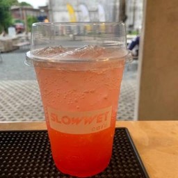 สตรอว์เบอร์รี่โซดา