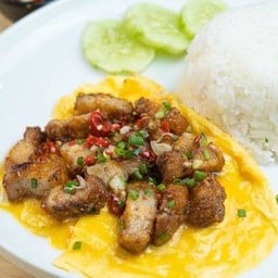 ข้าวไข่ข้นสามชั้นคั่วพริกเกลือ-