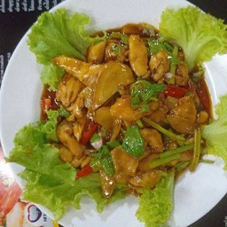 ผัดขิงไก่เป็นกับ