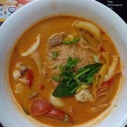 ก๋วยเตียวต้มยำเนื้อ