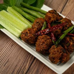 ลาบหมูทอด