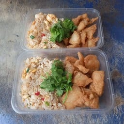 ข้าวผัดพริกขี้หนู+กะพงฉ่าน้ำปลา2กล่อง159