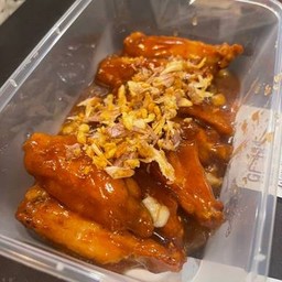 ไก่ทอดราดซ้อสสะใจ (กับข้าว)