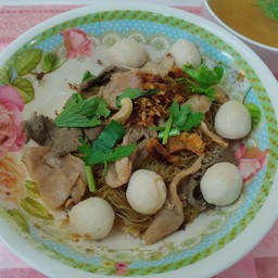 ก๋วยเตี๋ยวหมูแห้ง