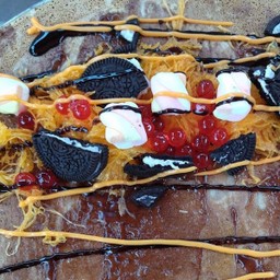 เครปช็อคโกแลต+ฝอยทอง+โอริโอ้+มาร์ชเมลโล่