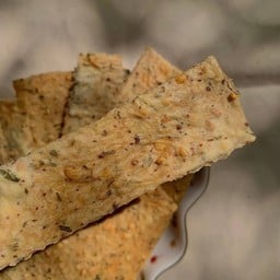 Sourdough herbs cracker